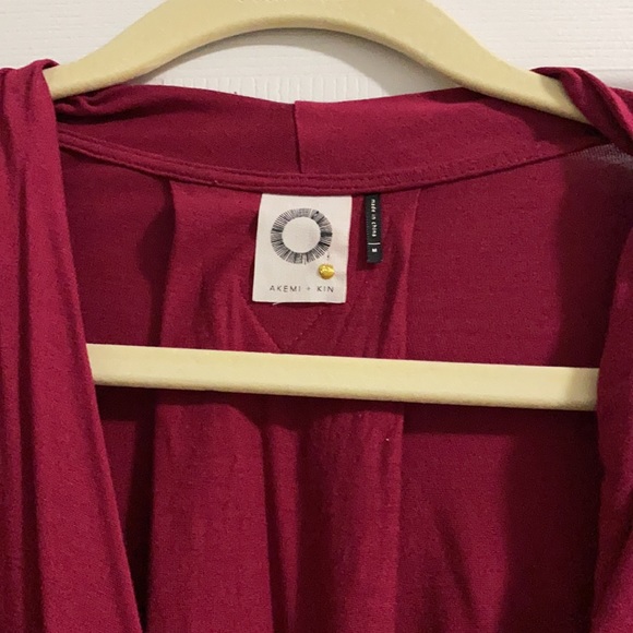 Akemi + Kin size Medium Maroon Coloured Top - Picture 2 of 4